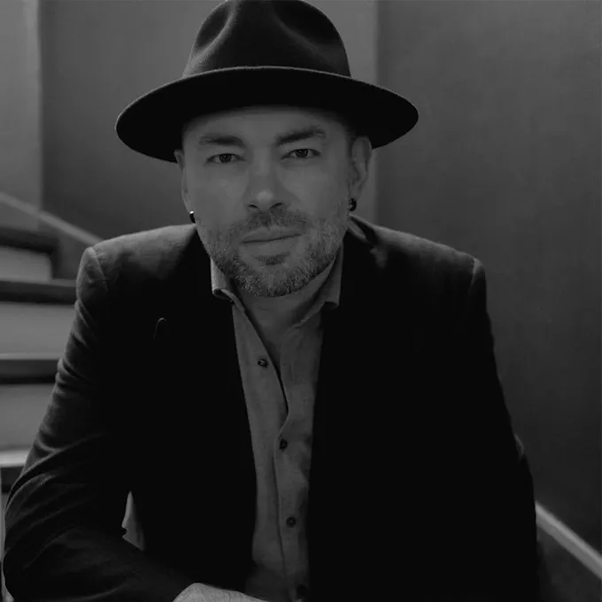 Santiago Cruz