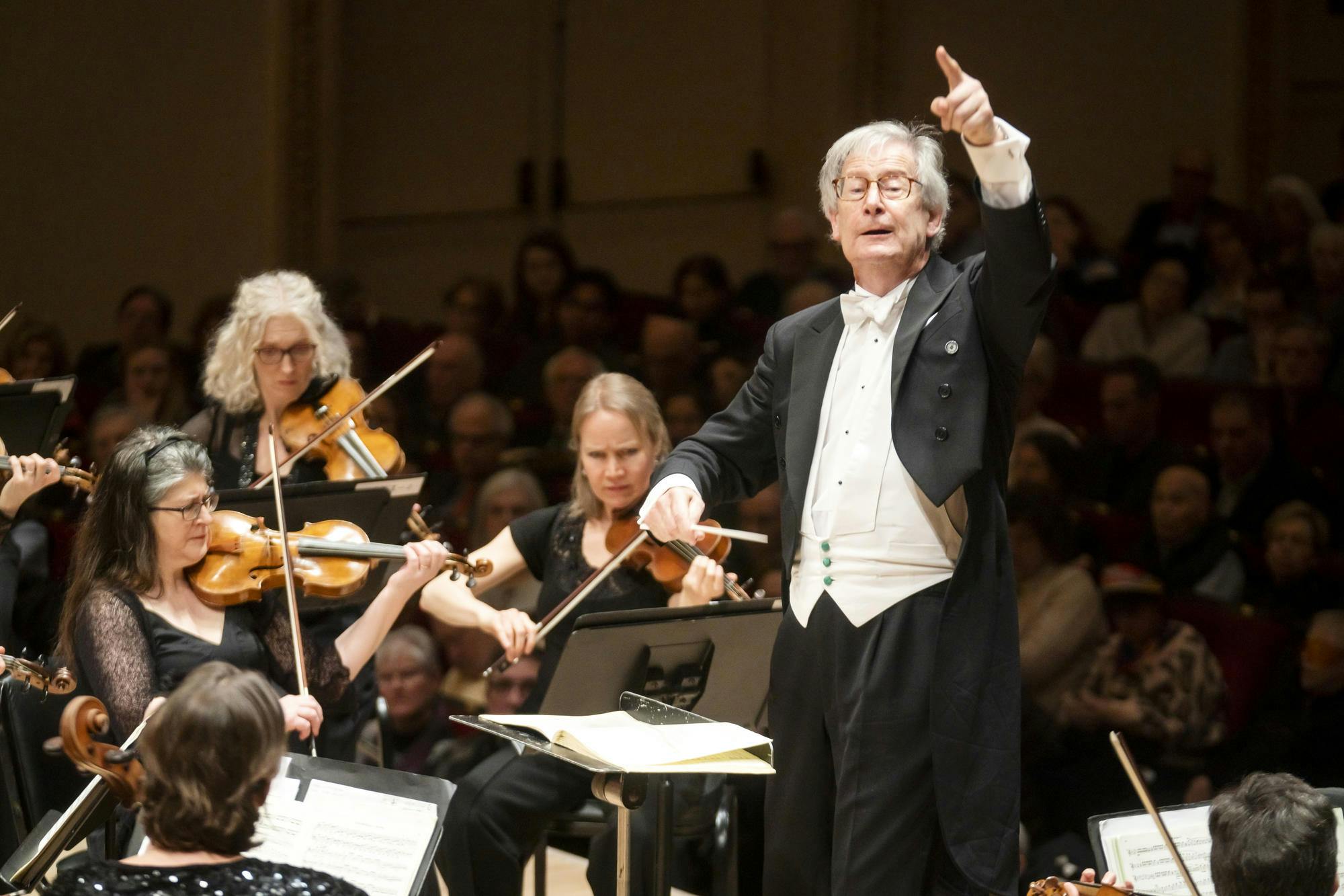 Sir John Eliot Gardiner conducting the Orchestre Révolutionnaire et Romantique