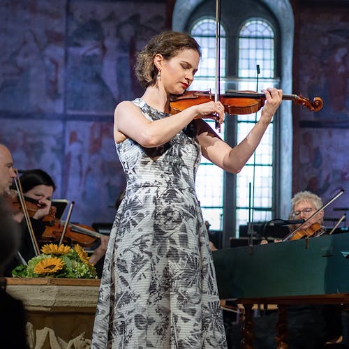 Hilary Hahn playing the violin