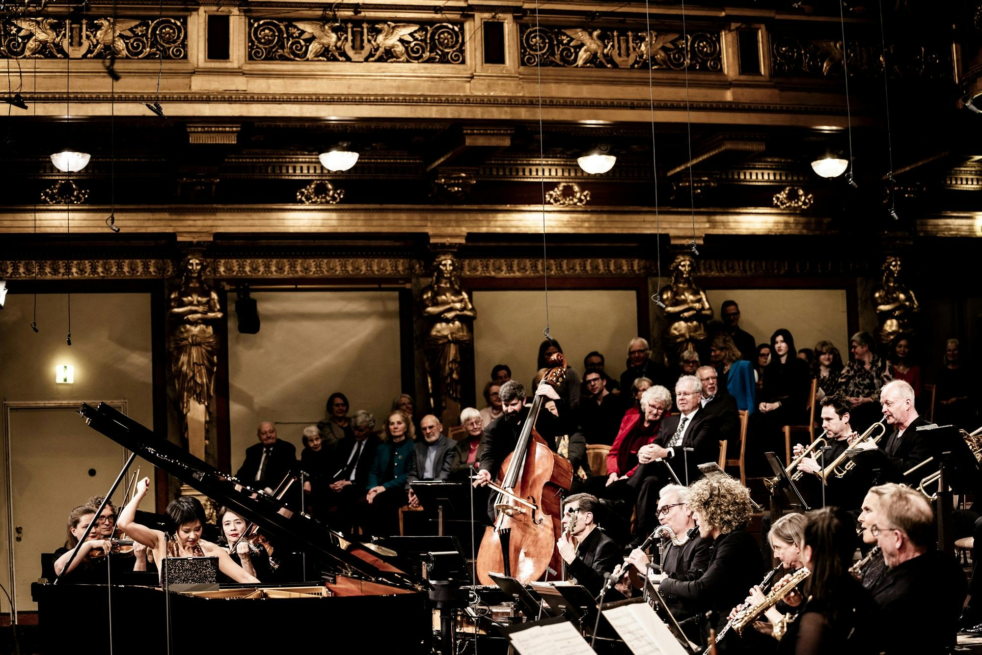 Yuja Wang playing and directing the Mahler Chamber Orchestra.