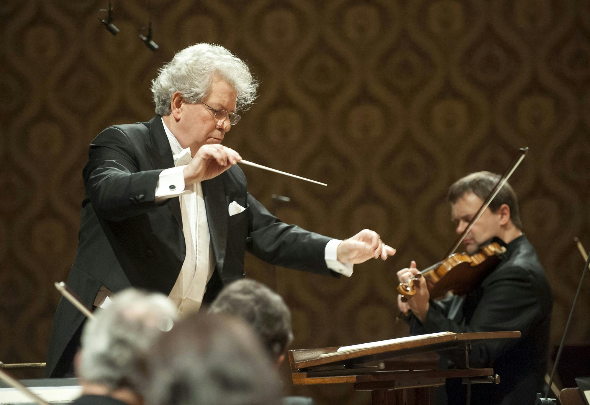 Jiří Bělohlávek conducting