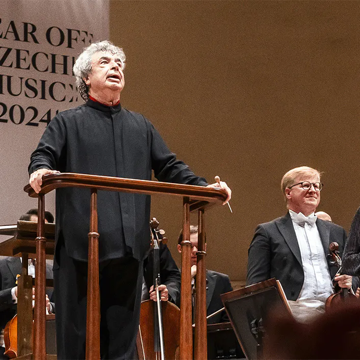 Semyon Bychkov and members of the Czech Philharmonic on stage at Carnegie Hall