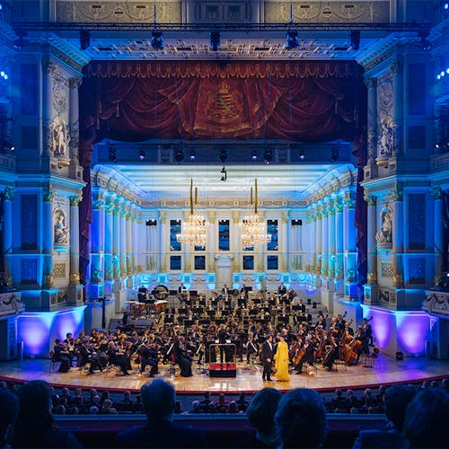 Staatskapelle Dresden on stadge