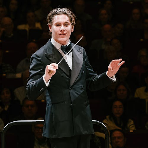 Klaus Mäkelä conducting